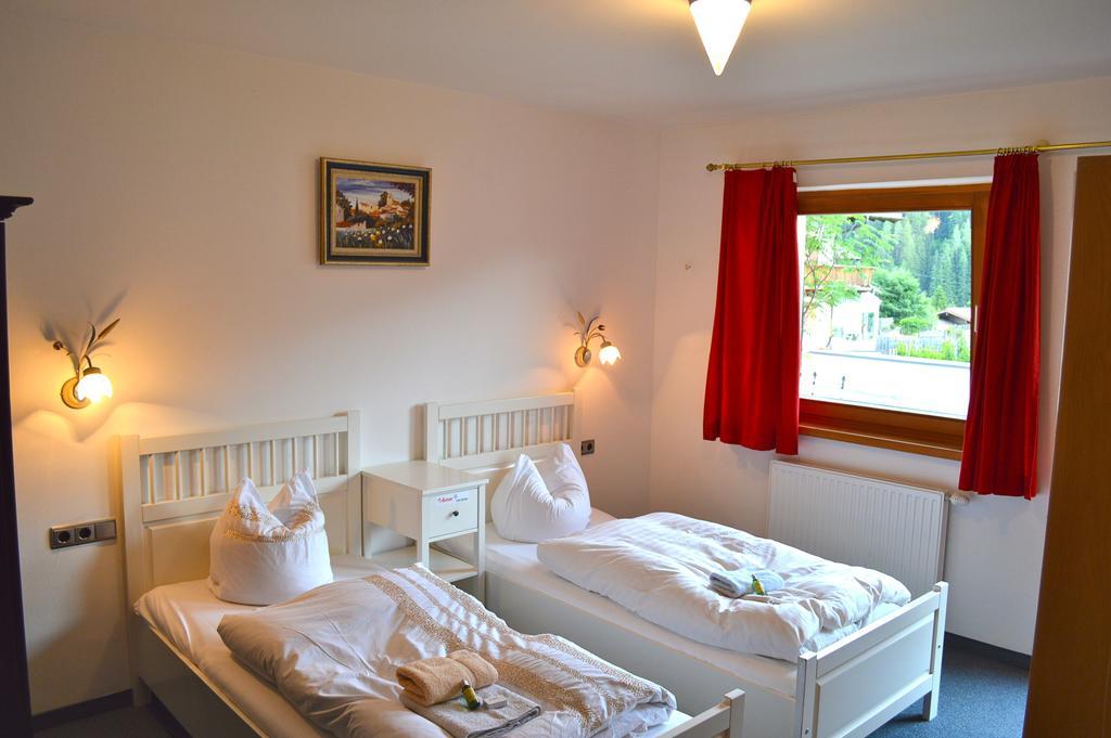 Alexandra Alber Villa Schlosskopf Sankt Anton am Arlberg Kamer foto